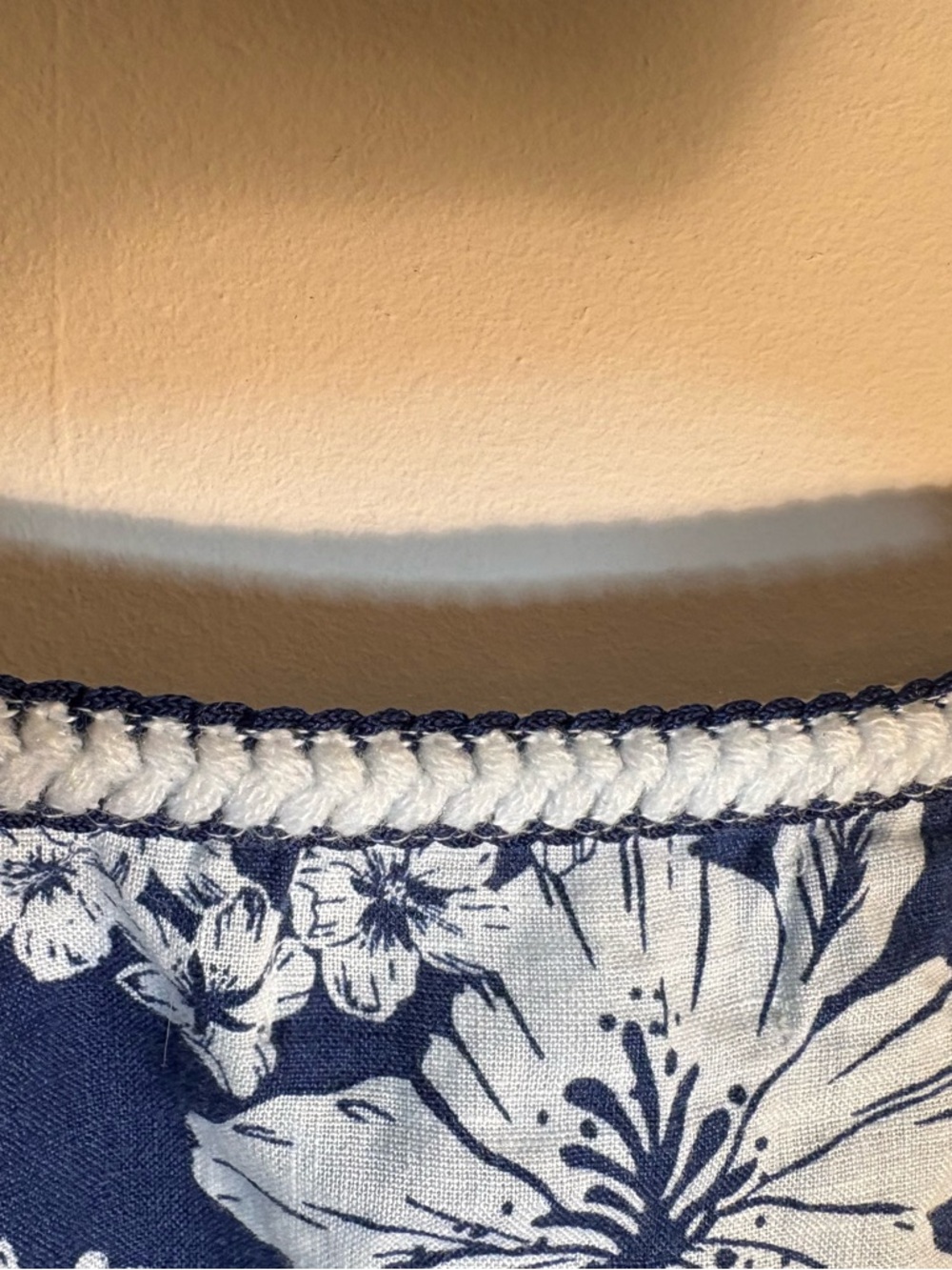 C&C California 100% Linen Floral Off Shoulder Top Blue White Boho Medium - Picture 4 of 6